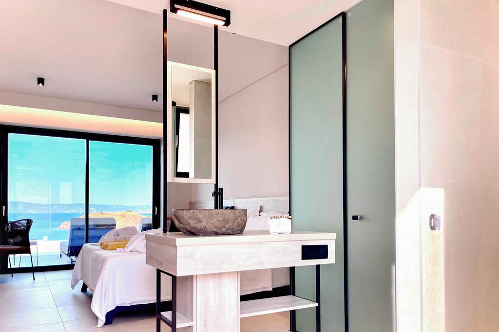 MJT_86483_Eleia_Seafront_Villas_1223_06.jpg