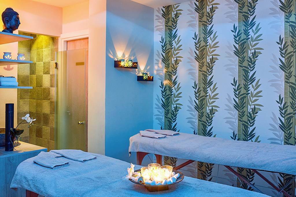 RHO_77156_Island_Blue_Hotel_0224_12.jpg