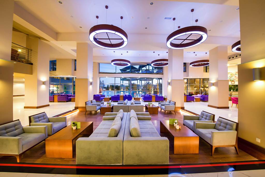 AYT_72732_Limak_Lara_Resort_0123_01.jpg