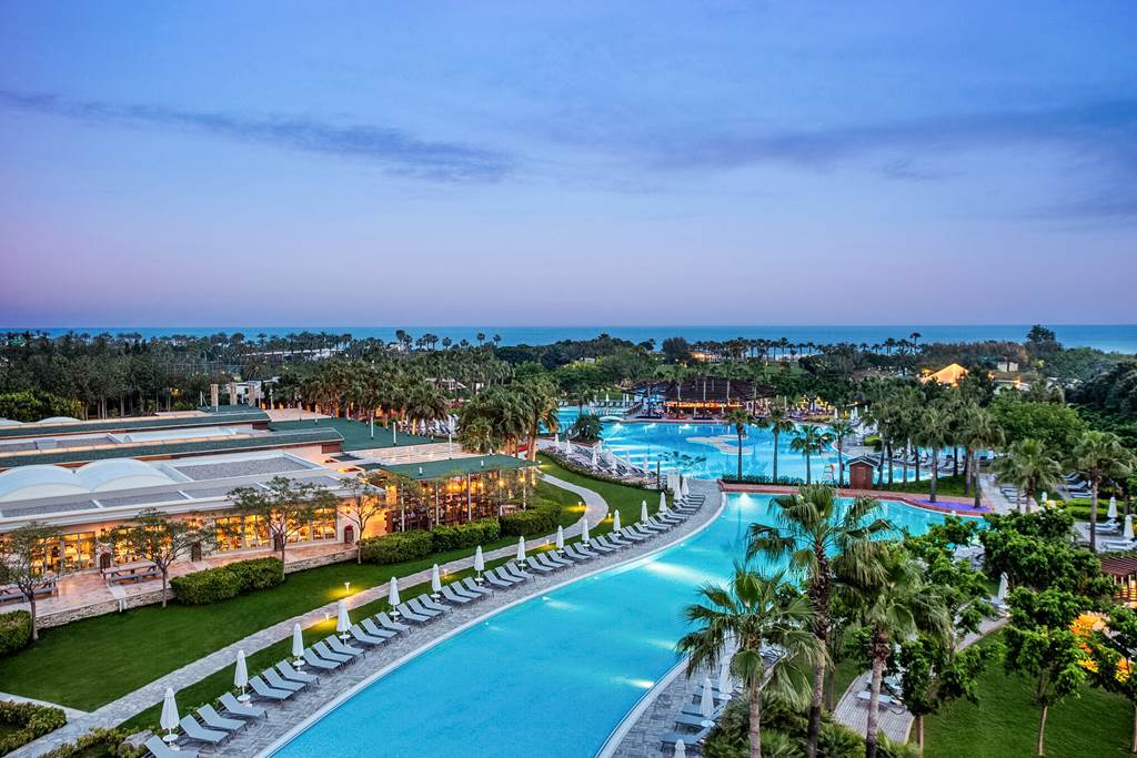 AYT_74038_Barut_Lara_0718_01.jpg