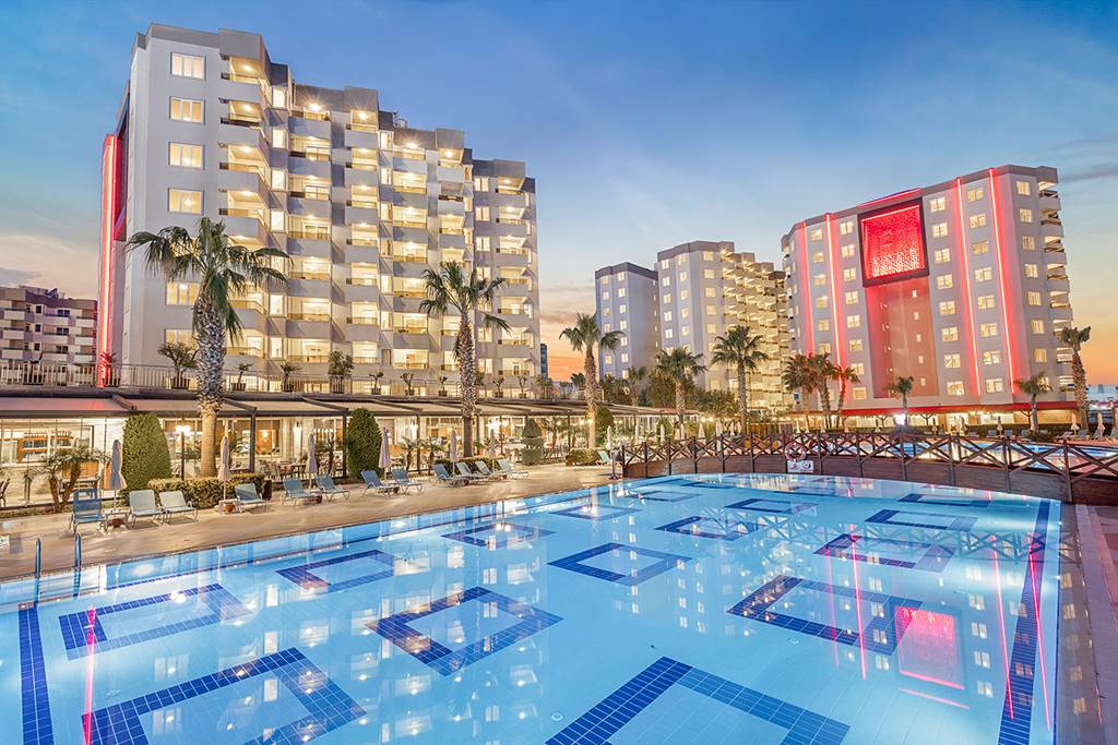 AYT_73370_Ramada_Resort_Lara_0723_02.jpg
