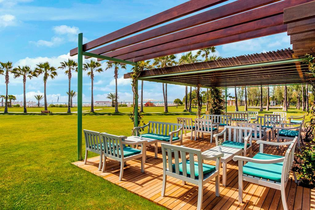 AYT_74038_Lara_Barut_Collection_0220_24.jpg