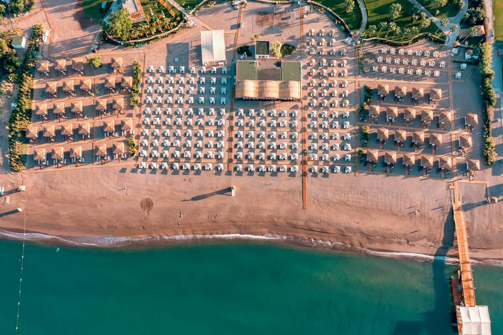 AYT_74038_Lara_Barut_Collection_0822_03.jpg