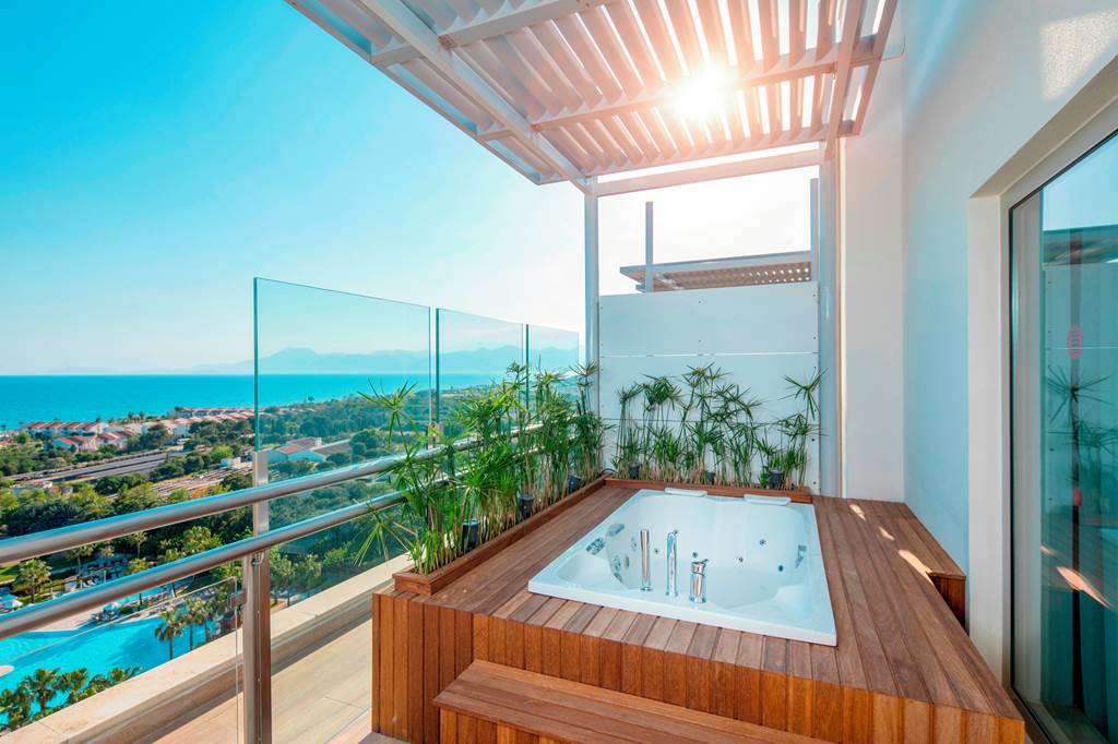 AYT_74038_Barut_Lara_0319_08.jpg