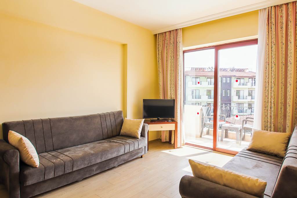AYT_73428_Lemas_Suite_Hotel_1223_10.jpg