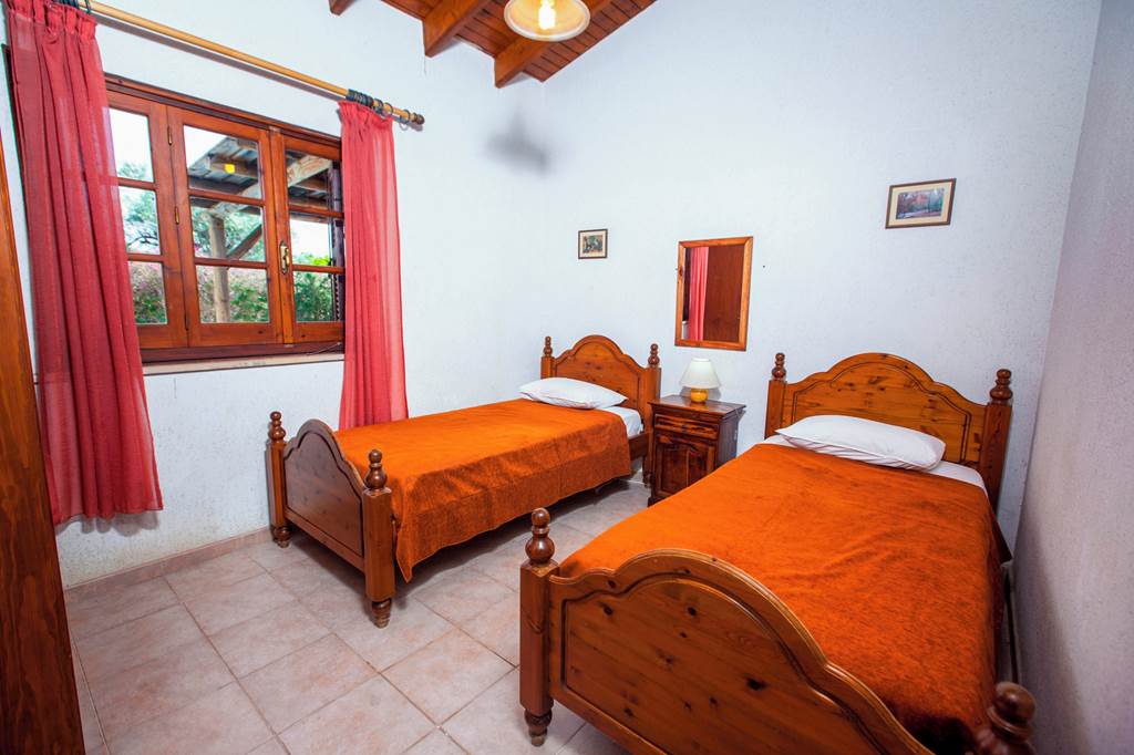 PFO_88905_Z&X_Holiday_Villas_-_Villa_Olive_Grove_1_0125_09.jpg