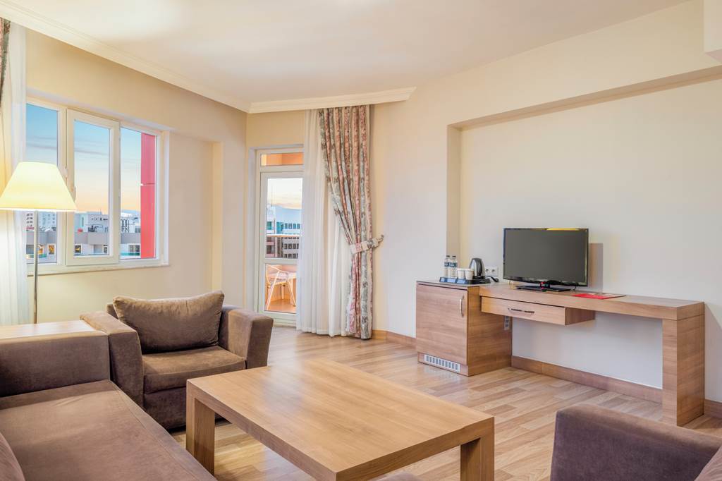 AYT_73370_Ramada_Resort_Lara_0523_18.jpg