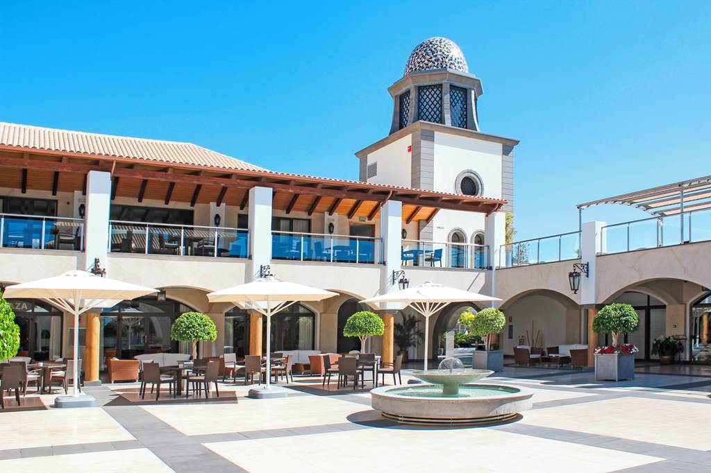 TFS_71107_Hotel_Suite_Villa_Maria_1220_01.jpg