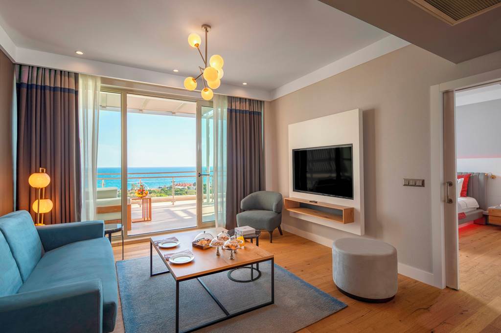 AYT_74038_Barut_Lara_0319_07.jpg