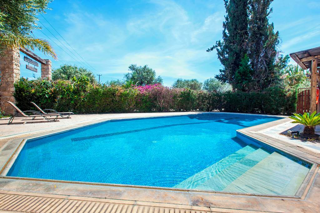 PFO_88905_Z&X_Holiday_Villas_-_Villa_Olive_Grove_1_0125_03.jpg