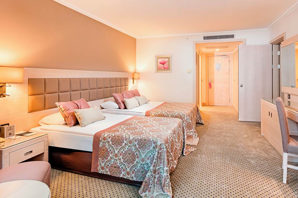 AYT_74510_Miracle_Resort_Hotel_0923_02.jpg