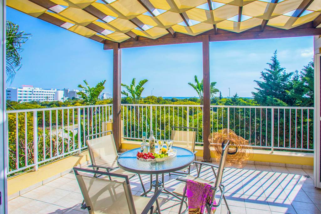 LCA_84969_Tropical_Beach_Villa_0223_08.jpg
