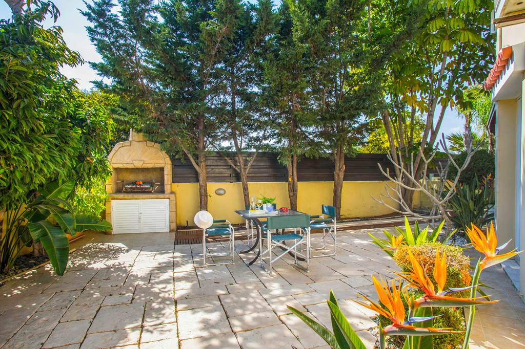 LCA_84969_Tropical_Beach_Villa_0223_07.jpg