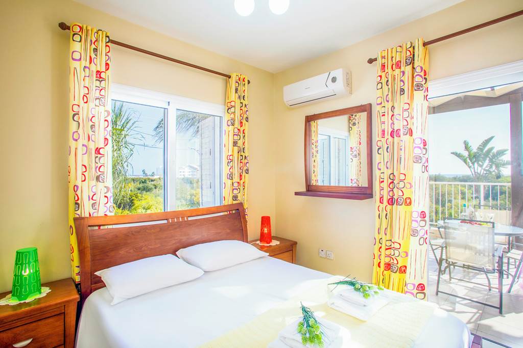 LCA_84969_Tropical_Beach_Villa_0223_14.jpg