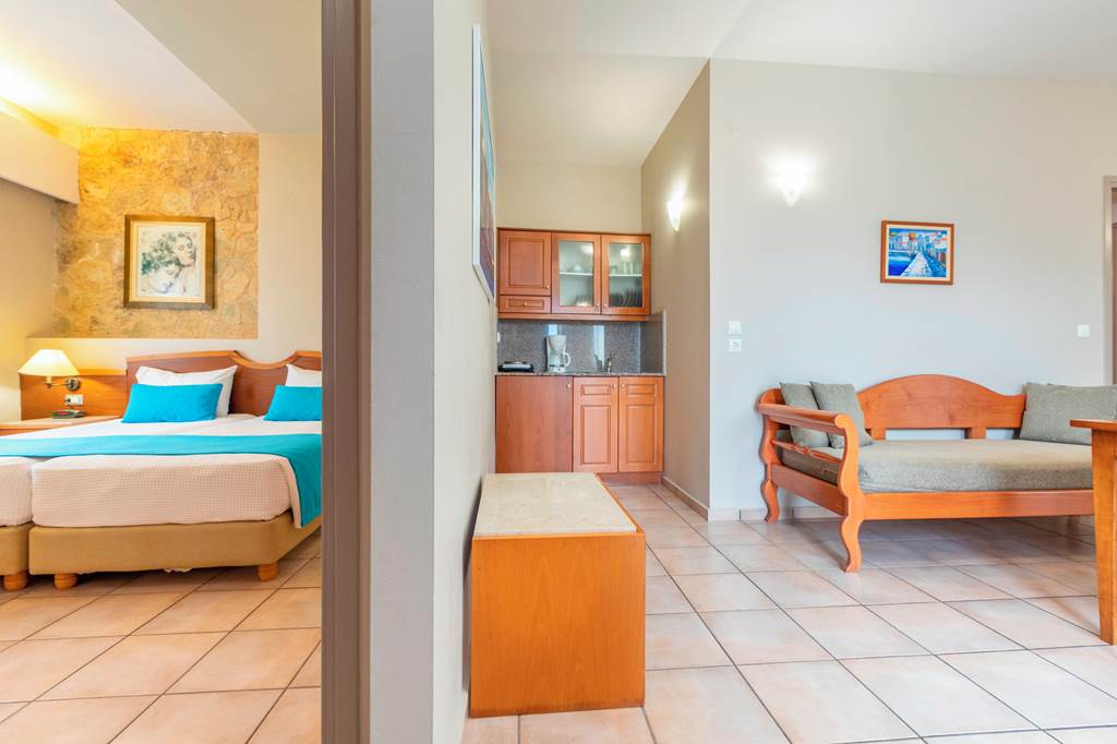 CHQ_78444_Elotis_Suites_0519_11.jpg