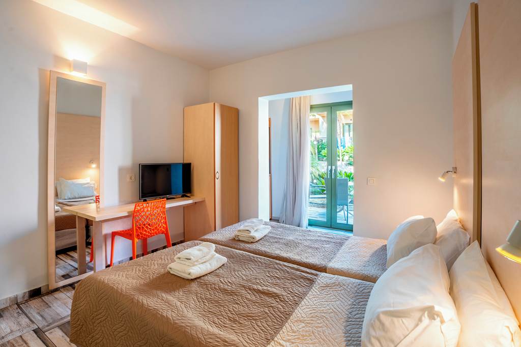 RHO_73534_Finas_Hotel_&_Apartments_1124_22.jpg