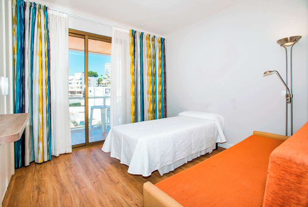 PMI_242_Hotel_Comodoro_0822_05.jpg