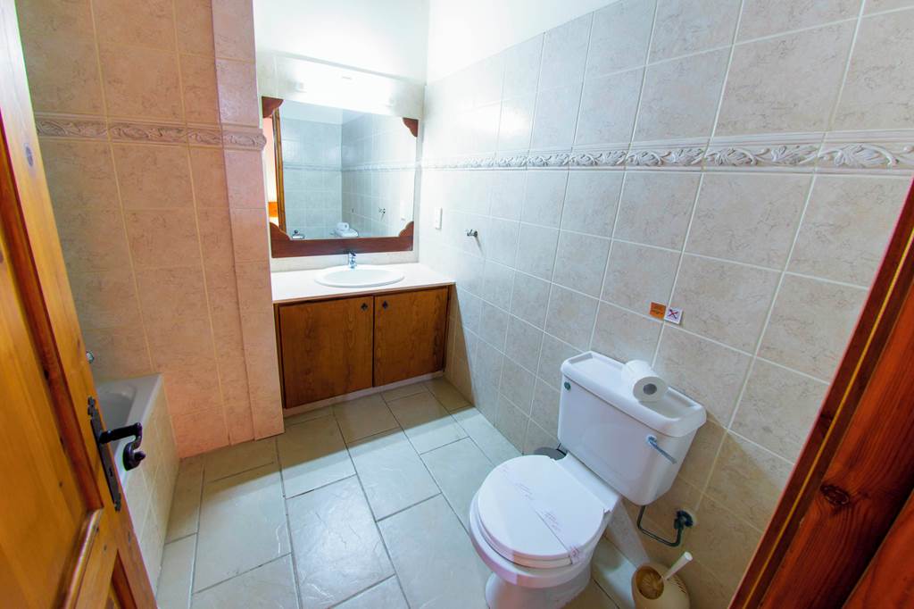 PFO_88906_Z&X_Holiday_Villas_-_Villa_Olive_Grove_3_0125_05.jpg