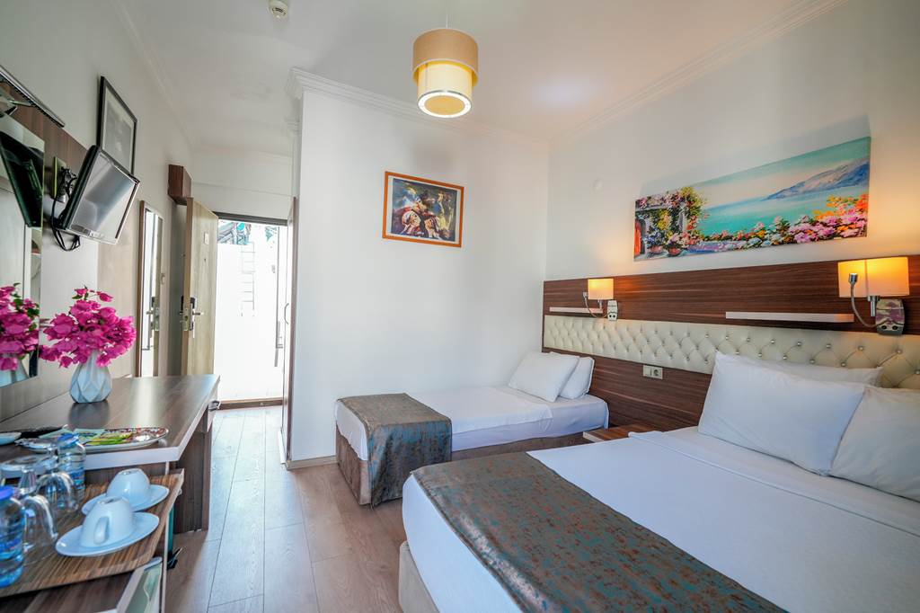 BJV_73404_Manuela_Hotel_1224_03.jpg