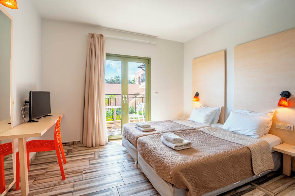 RHO_73534_Finas_Hotel_&_Apartments_1124_24.jpg