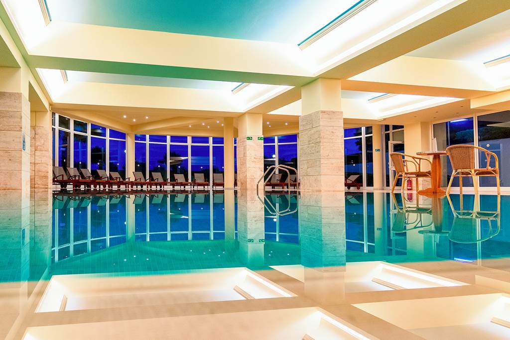 RHO_83418_Blue_Sea_Beach_Resort_1221_12.jpg