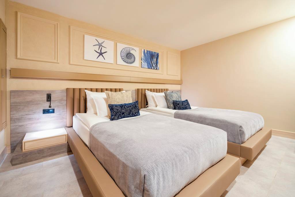AYT_83315_Liu_Resorts_1222_03.jpg