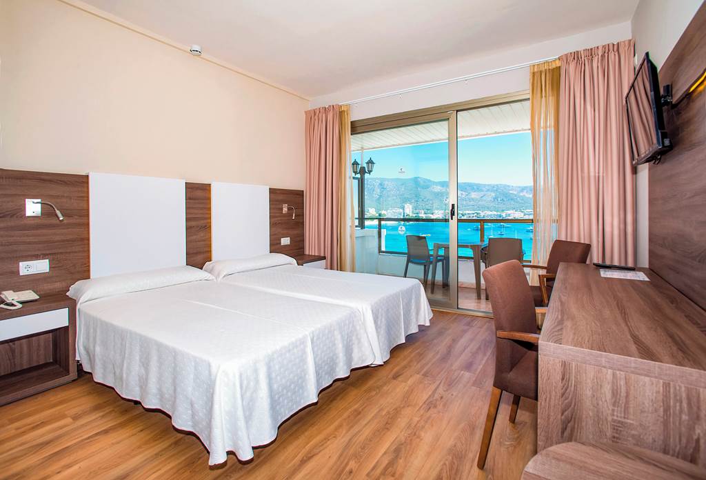 PMI_242_Hotel_Comodoro_0822_19.jpg