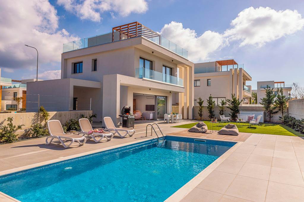 LCA_87580_Villa_By_The_Bay_33_0424_12.jpg