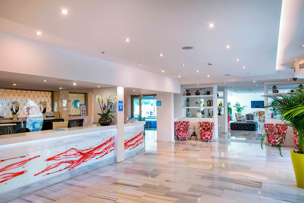 PMI_242_Hotel_Comodoro_0822_15.jpg