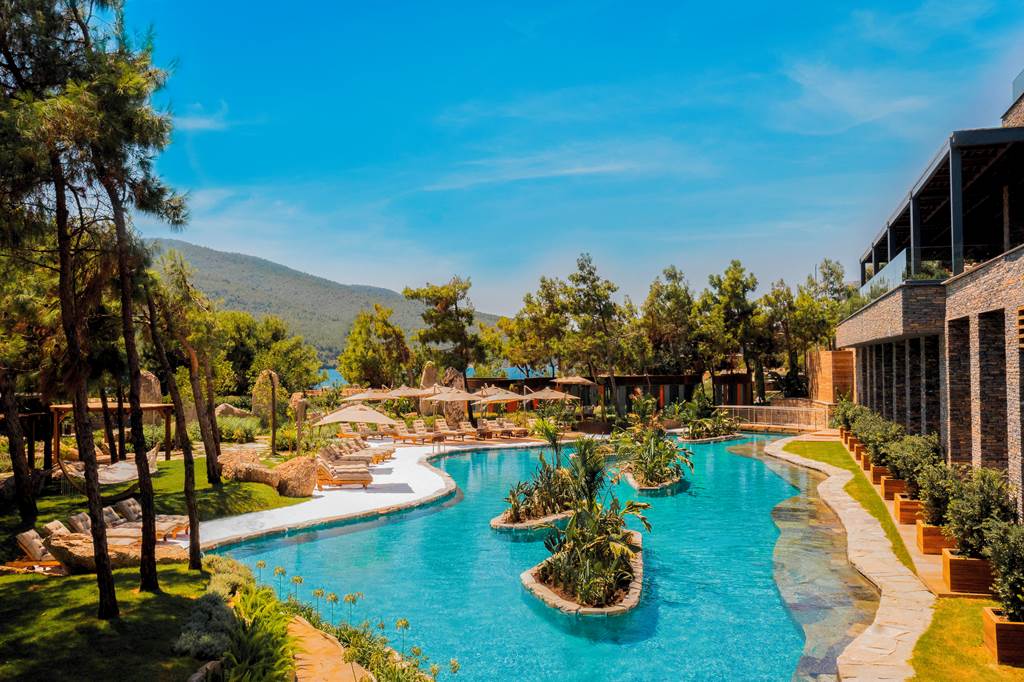 BJV_79806_Lujo_Hotel_1023_02.jpg