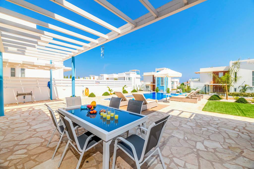 LCA_87544_Villa_Mylos_Lifestyle_Seaview_21_0424_06.jpg