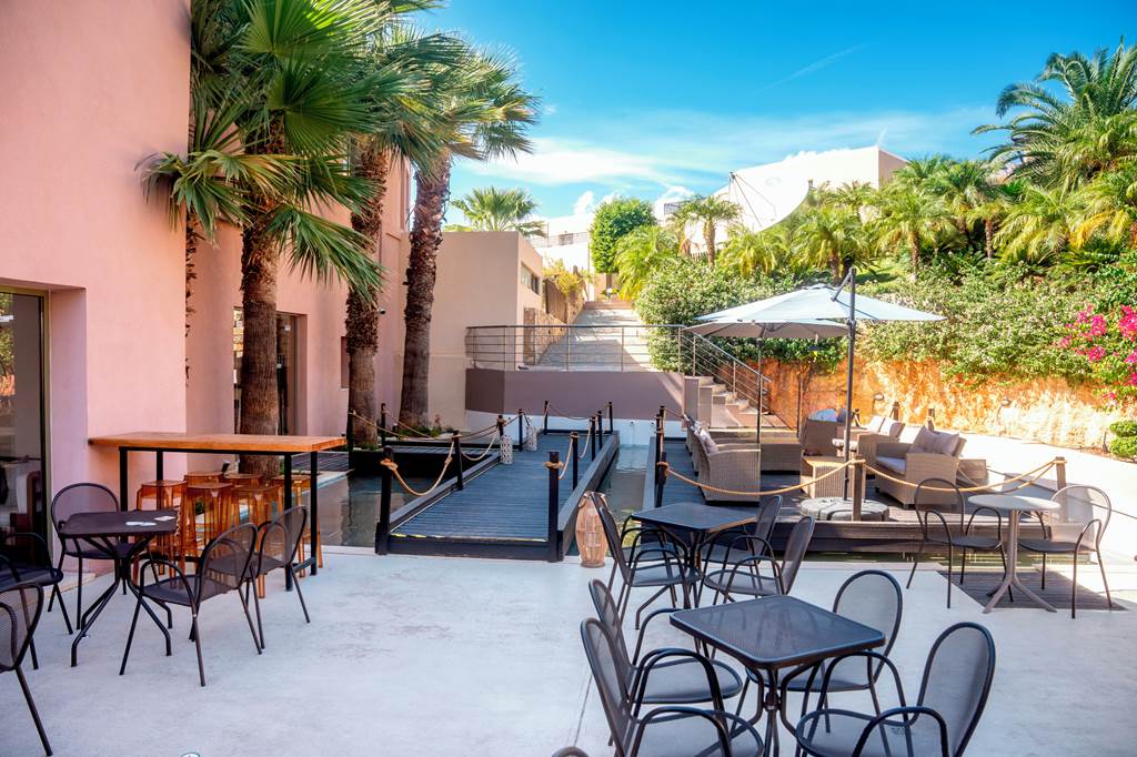 RHO_73534_Finas_Hotel_&_Apartments_1124_18.jpg
