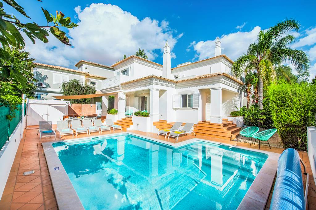 FAO_86640_Villa_Rosaline_Vista_1223_02.jpg