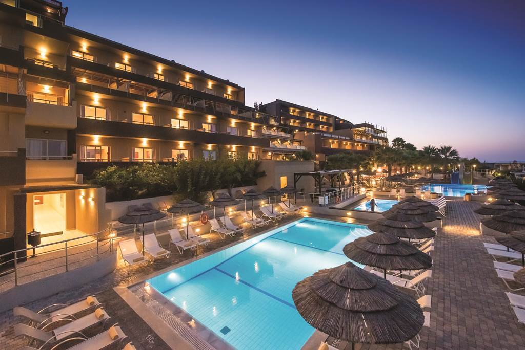 HER_69587_Bluebay_Resort_Spa_0116_01.jpg