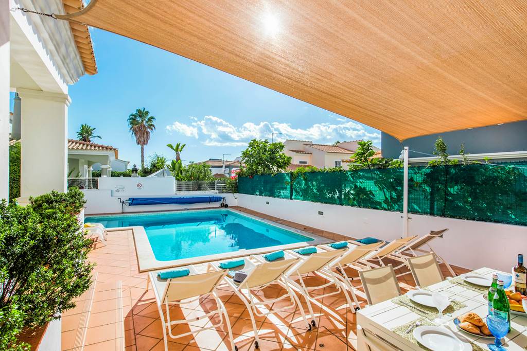 FAO_86640_Villa_Rosaline_Vista_1223_04.jpg