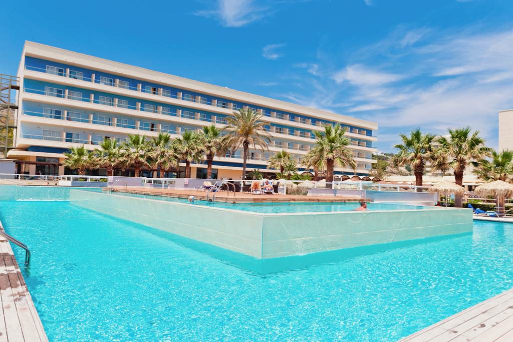 RHO_83418_Blue_Sea_Beach_Resort_1221_01.jpg
