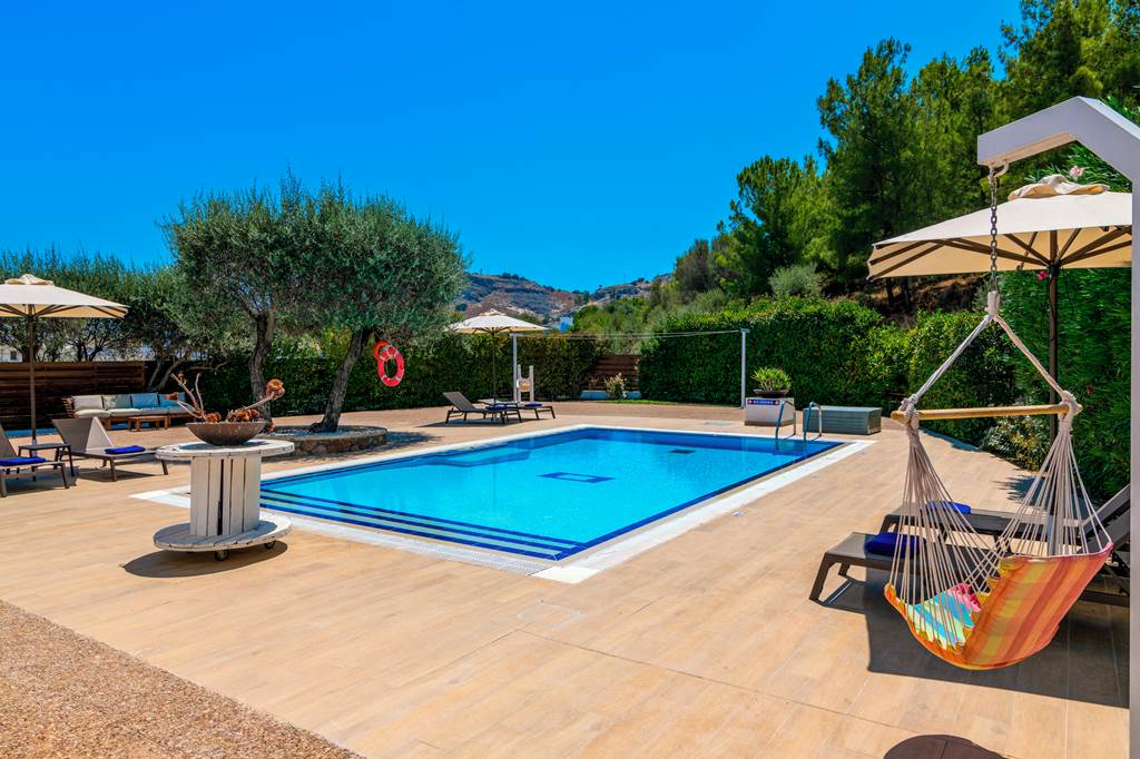 RHO_77021_Villa_Krini_Selini_0724_04.jpg