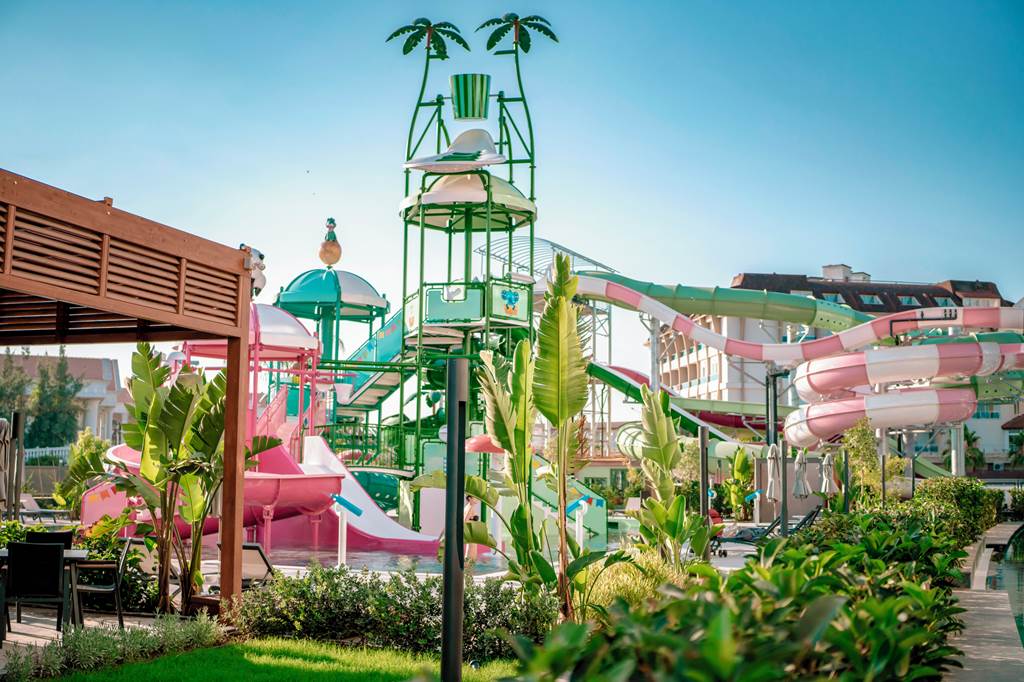 AYT_83315_Liu_Resorts_0722_04.jpg