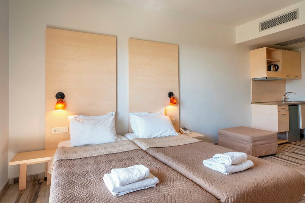 RHO_73534_Finas_Hotel_&_Apartments_1124_25.jpg