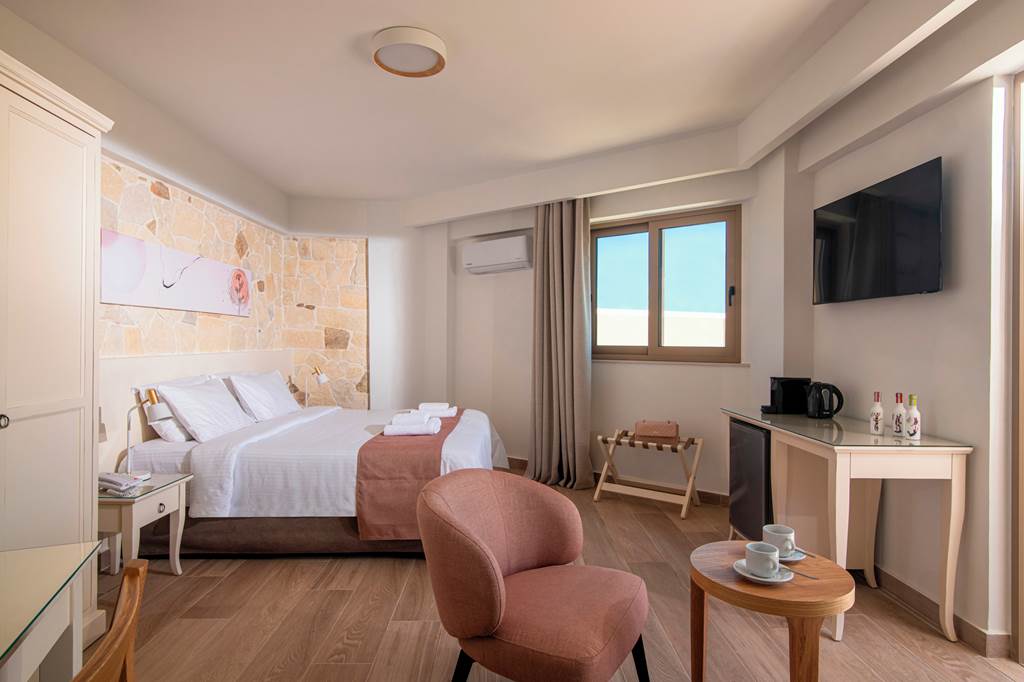 HER_74818_Lofos_Apartments_0724_01.jpg