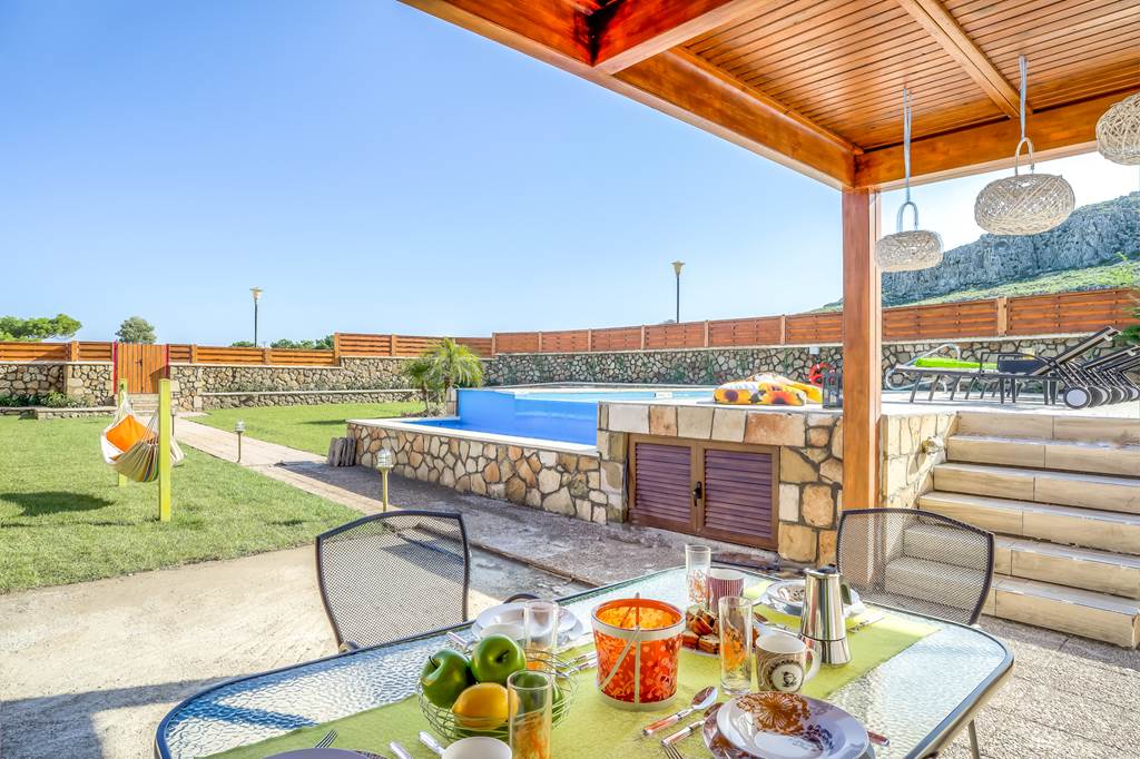 RHO_77028_Villa_Lindos_Emerald_0917_13.jpg