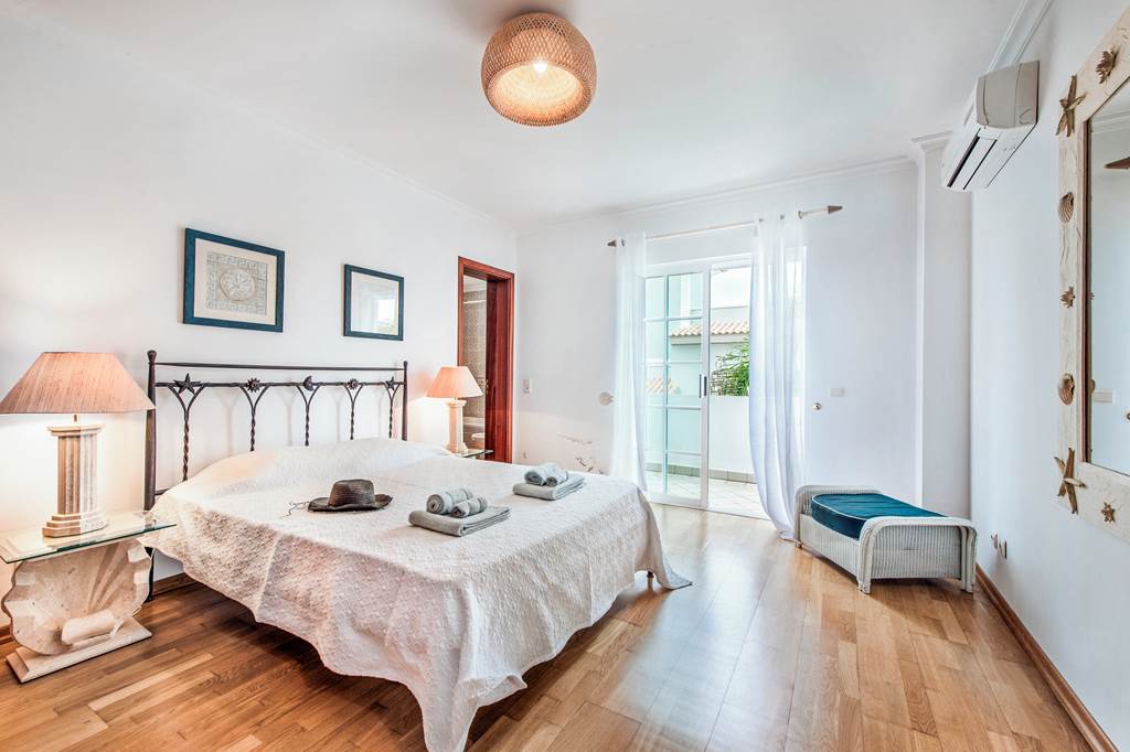 FAO_86640_Villa_Rosaline_Vista_1223_13.jpg