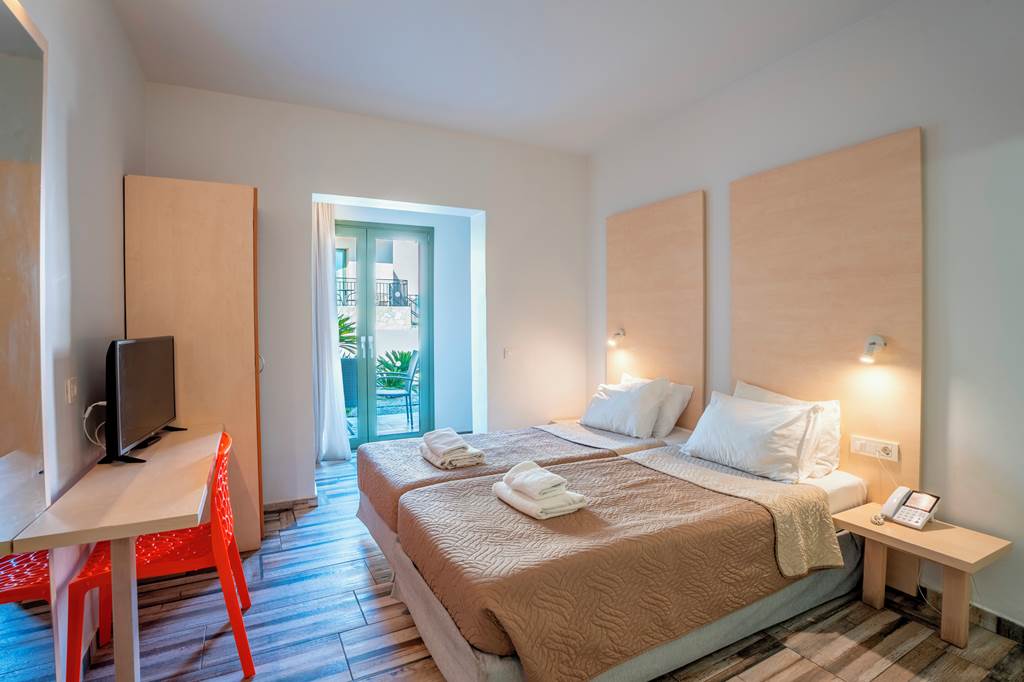 RHO_73534_Finas_Hotel_&_Apartments_1124_21.jpg