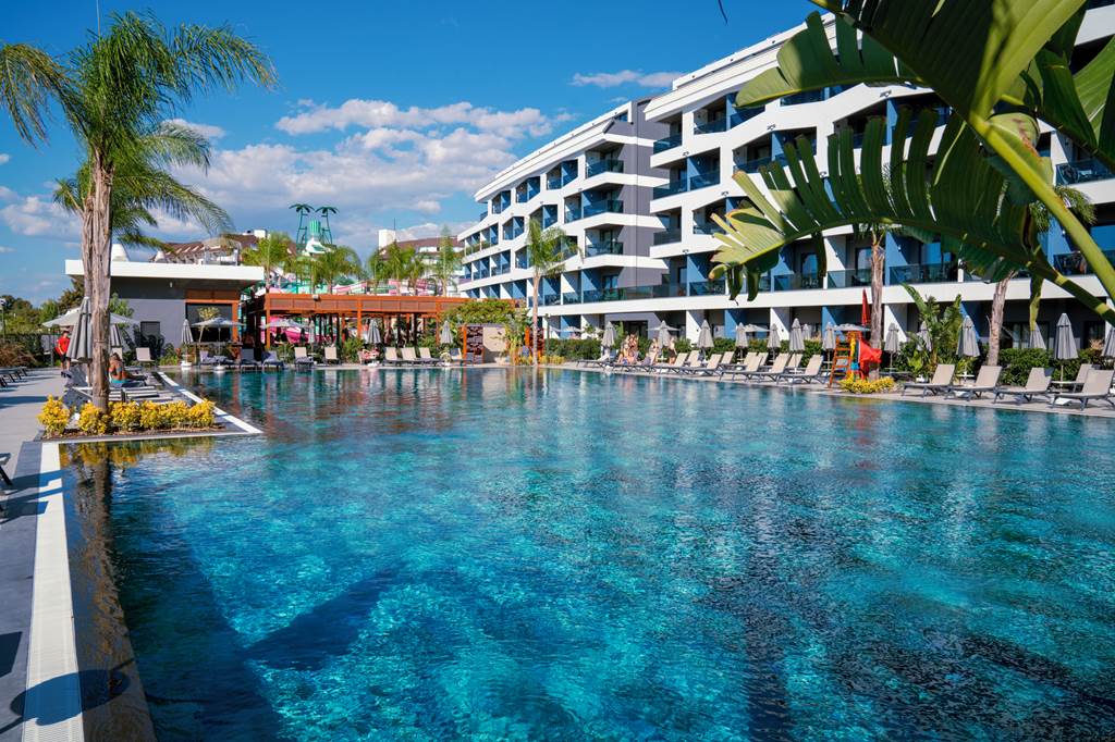 AYT_83315_Liu_Resorts_0324_07.jpg