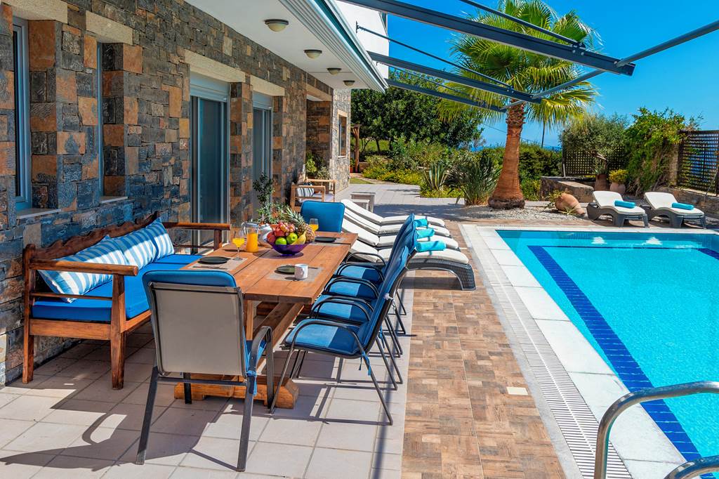 HER_86418_Villa_Friends_1123_11.jpg