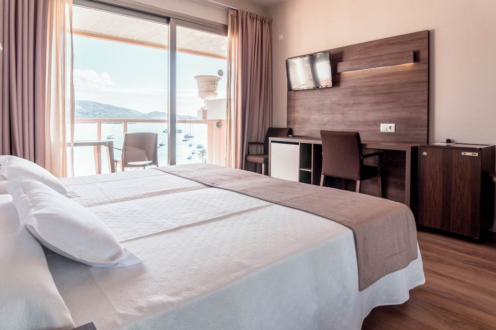 PMI_242_Hotel_Comodoro_0321_04.jpg