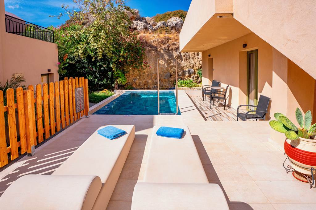 RHO_73534_Finas_Hotel_&_Apartments_1124_23.jpg
