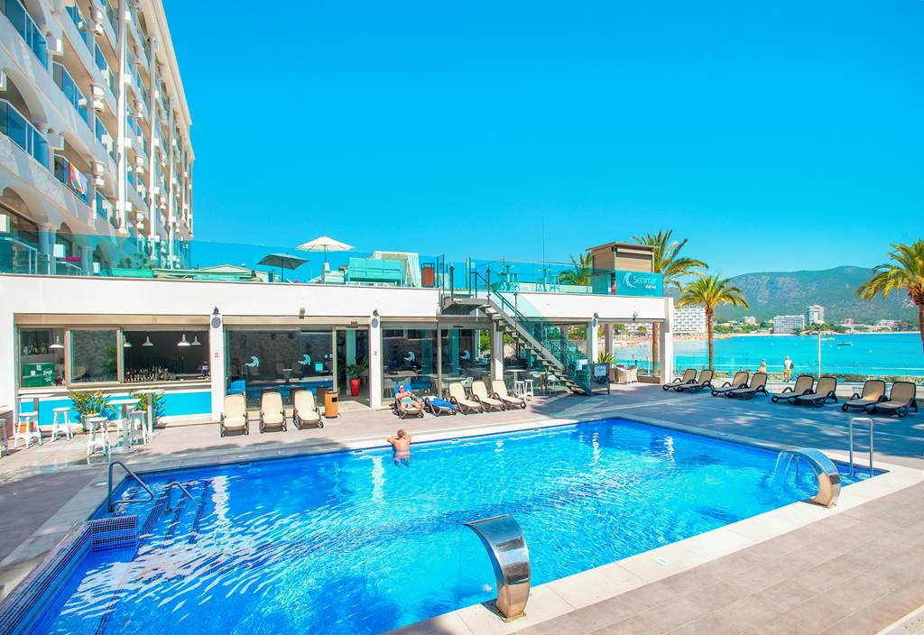 PMI_242_Hotel_Comodoro_0822_02.jpg