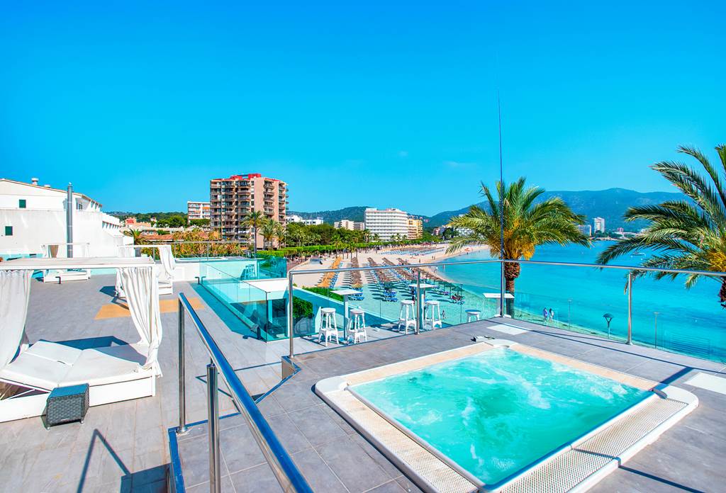 PMI_242_Hotel_Comodoro_0822_20.jpg