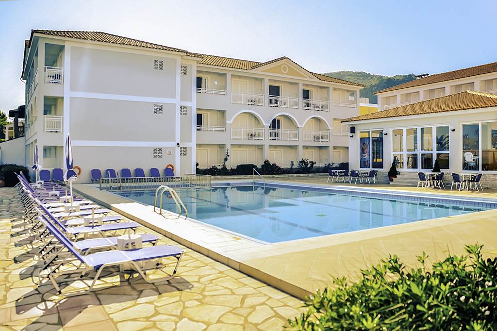 ZTH_70799_Meridien_Beach_0222_20.jpg